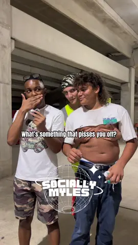 Whats somerhing that pisses you off ? #fypシ゚viral#fridaynightlights#highschoolfootball#interview#funny#sociallymyles 