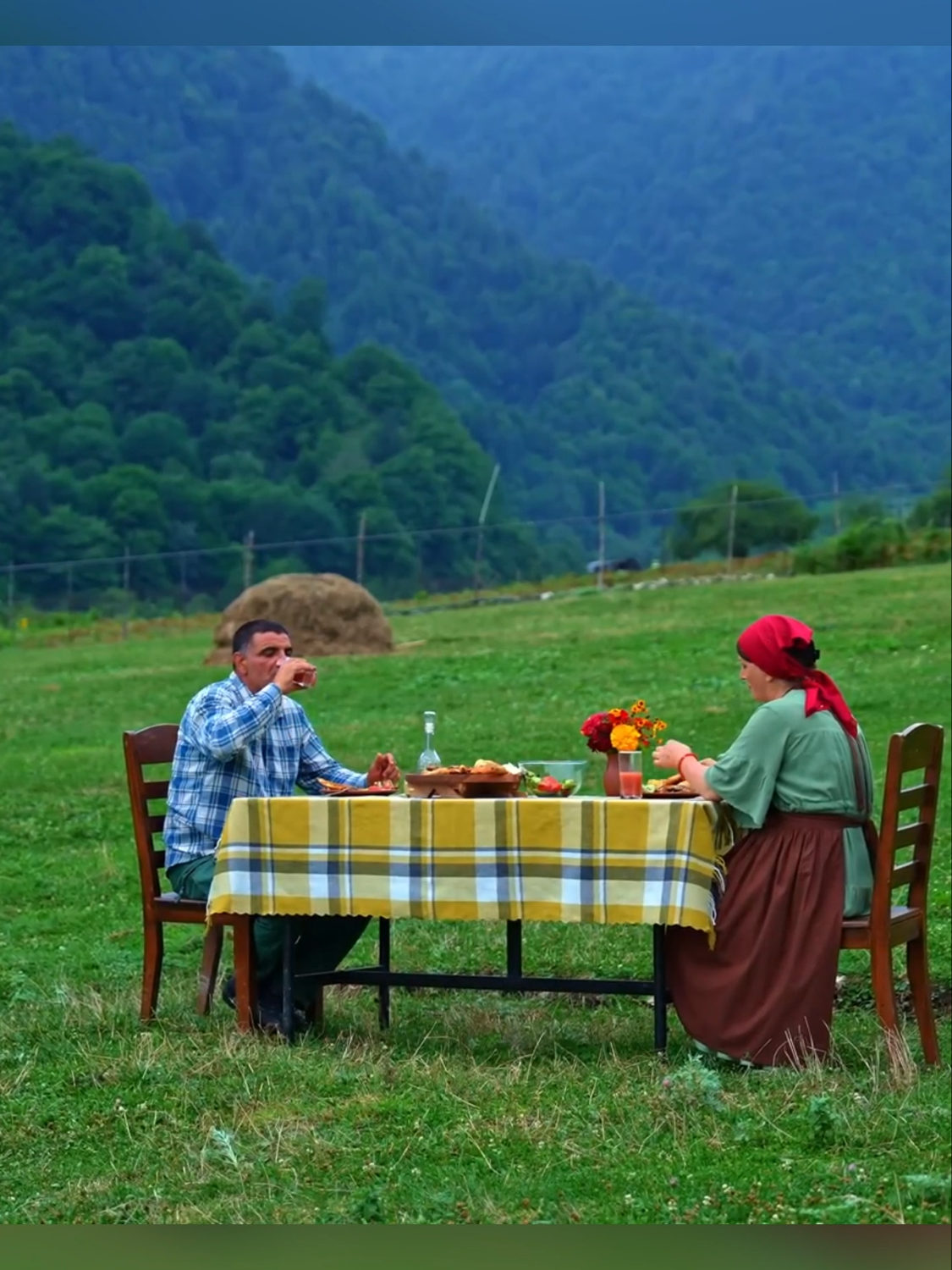 Happy Couple Cooking Everyday! The Cozy Life of Hermits Far from Civilization #cook #cooking #cookingvideo #outdoorcooking #cuisine #recipes #foryou #foryoupage #trending