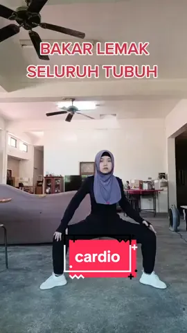 Dibutuhkan kesadaran diri dan konsistensi untuk mencapai target. Target saya menua dengan badan sehat. Segala sesuatu yang indah itu butuh perjuangan butuh konsistensi. Selain olahraga saya juga harus jaga pola makan istirahat teratur minum air putih minimal 2L setiap hari. aku gak ahli dalam bidang olahraga maupun gizi. Aku cukup melakukan gerakan yang aku bisa dan mampu. Kalau makan aku mengurangi makanan minuman manis gorengan makanan berlemak. Sesekali makan makanan yg yg berlemak, roti manis boleh