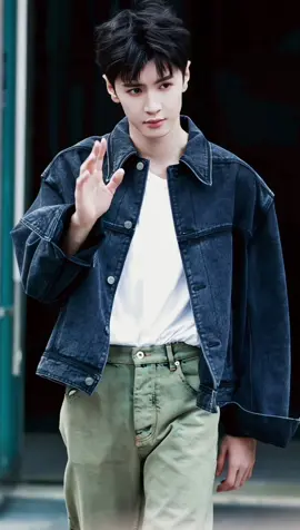 24.08.27 | #chenzheyuan and #LiangJie to the set of Variety Show, Hi!6 Hello, Saturday to promote their upcoming drama The White Olive Tree. 🥰 #cdrama  #chineseactor #chineseactress 