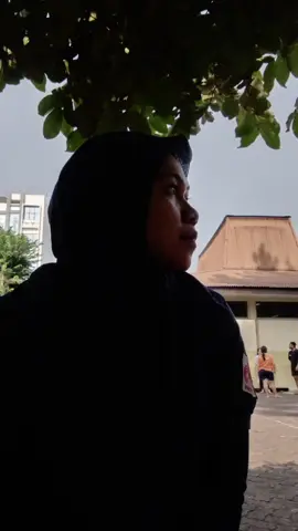 dari umur 1 tahun 2 bulan sampai 34 tahun... gak tau bapak... emang bapak gak mau cari aku ya.. aku udah nikah dan punya anak. skrng malah sudah jadi janda loh aku pak.. #sehat #kuat #bahagia #bapak 