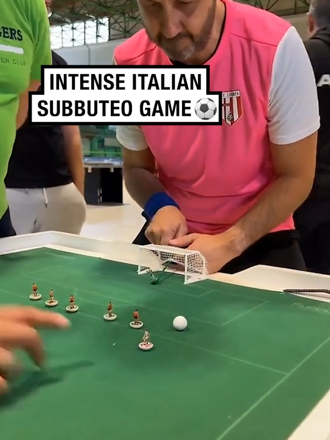 That reaction! 🤣😳 🎥 @fisctsubbuteo #UNILAD #subbuteo #footballtiktok #Soccer #italy #italian #passion #game