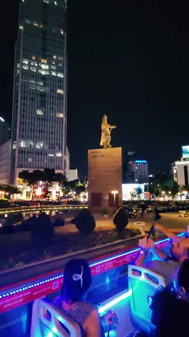 Thành phố Hồ Chí Minh thật đẹp. Tham quan TPHCM đêm bằng xe buýt 2 tầng, điểm tượng thánh Trần Hưng Đạo #cuộcsống #bìnhyên #vietnam #xuhuong #tphcm 