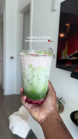 @CHA CHA MATCHA who?🤭 this drink will turn you into a matcha lover, it was almost too pretty to drink🥹 @matchakari @Smuckers @Chobani #strawberrymatcha #chachamatcha #icedmatcha #matcha #strawberry #homebarista #foryou #trending #blackgirltiktok #atlanta #sweettooth #aesthetic #strawberries #matchalover #matcharecipe 