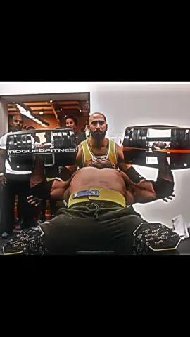Testosterone level after watching this 📈🗿 #gym #weight #larry #foryou #foryoupage #tiktok 