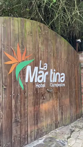 ✨A tan solo 10 minutos del aeropuerto🛩️ encontrarás el hotel La Martina Campestre🌸, un lugar para descansar y cambiar de ambiente, disfruta de nuestros espacios y la naturaleza que te ofrecemos con una experiencia inolvidable 🍃 #Rionegro #Llanogrande #Hotel #Escapada