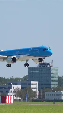 🔵 FIRST EVER 🔵 @KLM Royal Dutch Airlines Airbus A321 NEO Landing at Schiphol Airport for the very first time!  #klm #airbus #airbusa321 #new #planespotting #aviation #tiktok #schiphol #airport 