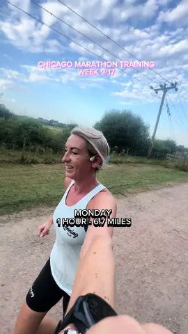 Back on track 📈 Chicago Marathon Training - Week 9/17 After 4 miles last week, we’ve come back stronger with 4 runs including 1 long run and 1 session (with a rest day between every run). We’ll still have to be sensible next week with mileage but I’ve just been grateful to be out running again! #chicagomarathon #marathontraining