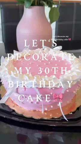 It’s a little uneven on the sides due to very funny and dumb reasons 🤪 . #birthdaycake #bowcake #pinkcake #30 #30birthday #sahmlife #MomsofTikTok #thirtyyearsold 