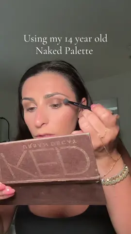 Will I go blind from using my 14 year old naked palette? @urban decay  #urbandecay #nakedpalette #eyeshadow #urbandecaycosmetics 