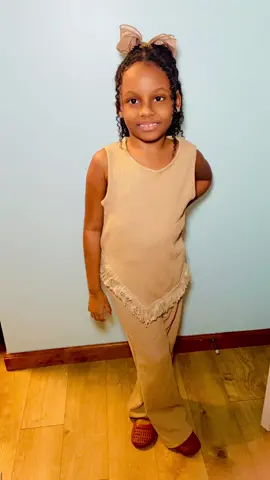 I don’t play about her 🫶🏾🎀 #naturalhair #curly #curlyhairtutorial #hairtok #daughtersoftiktok #daughters #longhair #blessed #realcute #hair #minitwists #hairtutorial #kidsoftiktok #momlife 