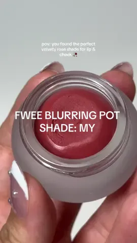 So angry that this blurs into my cheeks so well 😡💓 So much more affordable and blurring than my other blushes oop. @fwee official  #fwee #blush #lipandcheektint #blushhack #liphack #travelsize #blushing 