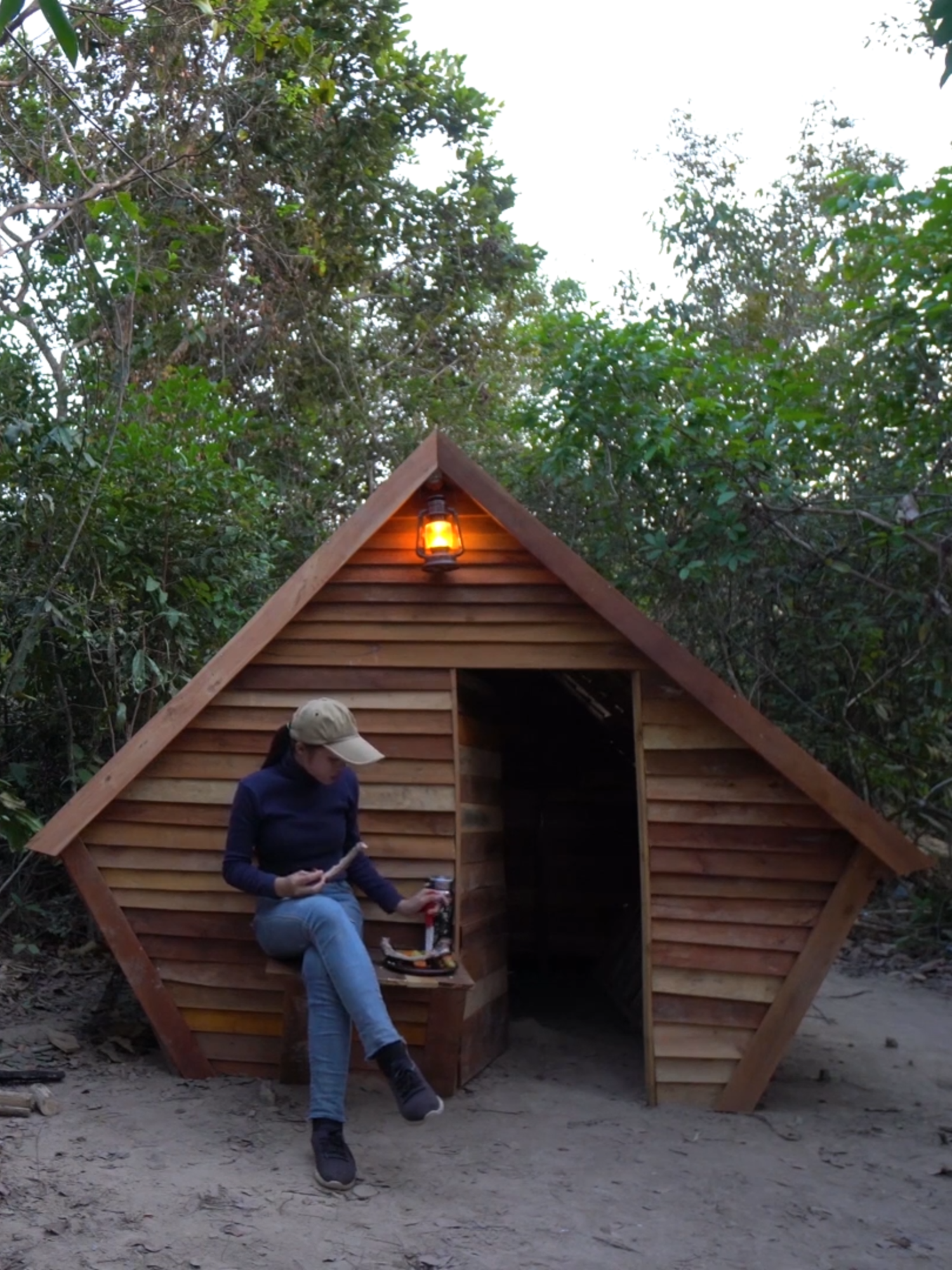 Build a Wilderness Shelter for Long-Term Survival