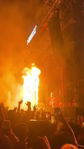 BRING BACK THE VIBES 🤧 #bmth #throne #nexfest2024 #bringmethehorizon #concert 