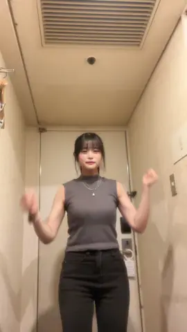 途中からスネア叩いてるみたいになってる #fyp #おすすめ#まいたけまいたけぐるぐるぐるぐる #まいたけダンス #儒烏風亭らでん さん@儒烏風亭らでん さん