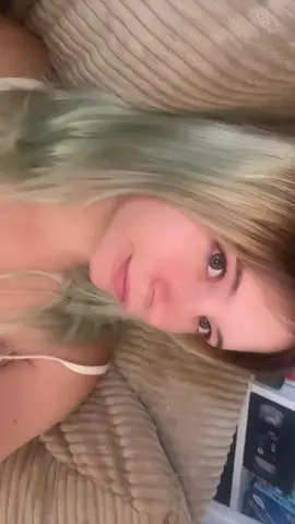 posting with no makeup is so scary lol taking peoples advice and being confident because im literally stuck with this face 