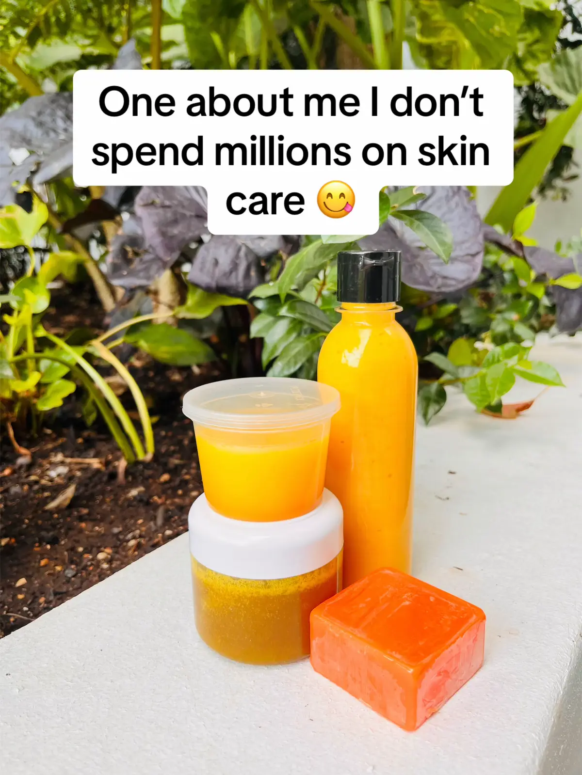 Number on my bio for orders. #fyp #trending #skincare #dryskin #oilyskin #stretchmarks #darkspots #skincareroutine #GlowUp #monthend #contentcreator 