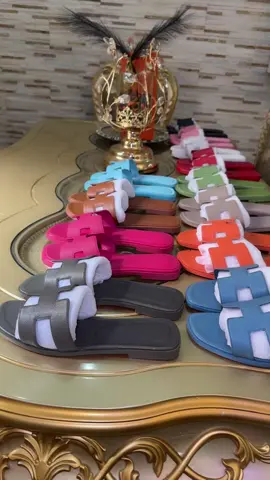 Commentaire bou amoul j’aime ma mayla béne sandale hermes 🥳.                #senegalaise_tik_tok #mamendiayesavon #diodioglowskin #hermes 
