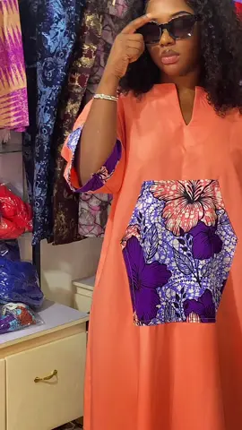 As-tu déjà le boubou du moment ?? Si non, qu’attends-tu ?? Disponible en plusieurs couleurs !🤩 #cotedivoire🇨🇮 #bouboudesign #couture #wax 