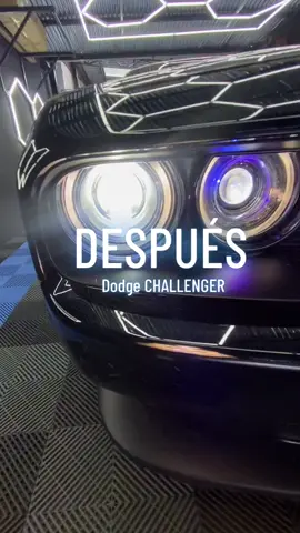 Que genial es ver un CHALLENGER pero mucho mejor cuando tiene una buena iluminación 🤩🤯 Colocamos 2 lupas Biled en este #dodgechallenger y remplazamos las luces originales de neblineros a LUXED ULTRA  ¿Que tal les pareció? #lucesledenquito #lucesledecuador #ecuador🇪🇨 #autos #quito #IluminaciónAutomotriz 