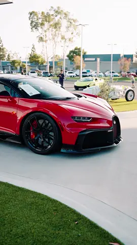 Chiron Season!   • • • Bugatti Chiron Pur Sport (IG 📸 @jers_pics) #luxury #speed #luxuryspeed #bugatti #chiron #pursport #turbo #pull #review #best #coolest #fastest #exhaust #revving