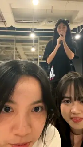 Kelakuan kocak Oline dan lana di live aralie!!  jkt48 gen 12 momen!  #clips #gen12jkt48 #gen12 #jkt48gen12 #jkt48video #araliejkt48 #lanajkt48 #olinejkt48 #jkt48lana #fyp #jkt48newera #jkt48member #jkt48fans #jkt48trainee #jkt48oline #jkt48aralie #ribkajkt48 