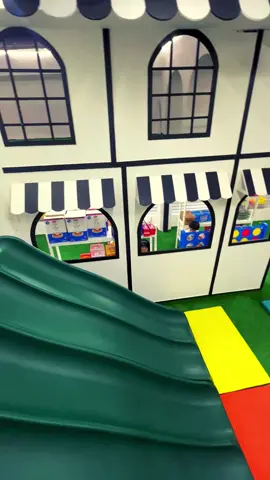 Ven a conocer villa kids una cafeteria con gran area de juegos sin costo de entrada solo por consumo tenemos promociones todos los dias #diaenfamilia  #diversiontotal🤣🙊 