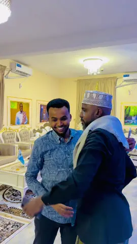 Garaad Jaamac Garaad Cali iyo Idiris Alteeso. #ssc #ssckhatumo🇸🇴🐎🇸🇴🐎 #laascaanod #idirisalteeso @Baana_boy✊✊🇸🇴🇸🇴 @Luqmaan🔟 @Nimcaan Hilaac @Bilaal bulshaawi 🦁 