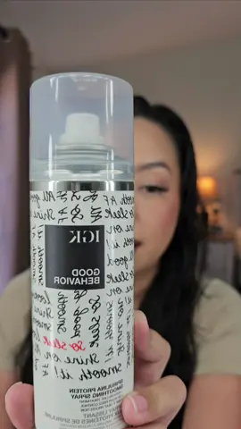 This smoothing spray worked really great on my hair! Definitely going to be my go to on wash days now 😍 @IGK Hair #IGK #igkhair #igkgoodbehavior #smoothingtreatment #heatprotectant 