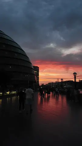 Tonight’s sunset was pure magic 🌇❤️ #londonmoments #london #cityoflondon #londonvibes #sunset 