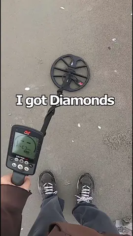 Found some diamonds on the beach while I was metal detecting in search of lost treasure digging around in the sand #metaldetecting #beach #treasure #fypage 