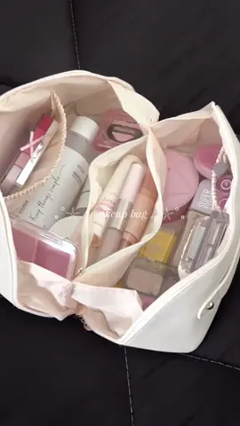 แทบแบกบ้านได้แล้ว #รีวิวเครื่องสำอางค์#รีวิวเครื่องสําอางค์าคสอ ##ราคานักเรียน##กระเป๋า#กระเป๋าเครื่องสำอางค์#กระเป๋าเครื่องสําอางค์#cosmeticbagu#unboxingu#unboxbagcoquette #fyp 