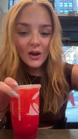 liv luv taco bell #tacobell #tacobellcantina #nyc #tacobellalcoholfreeze #bajablastfreeze #tacobellqween 