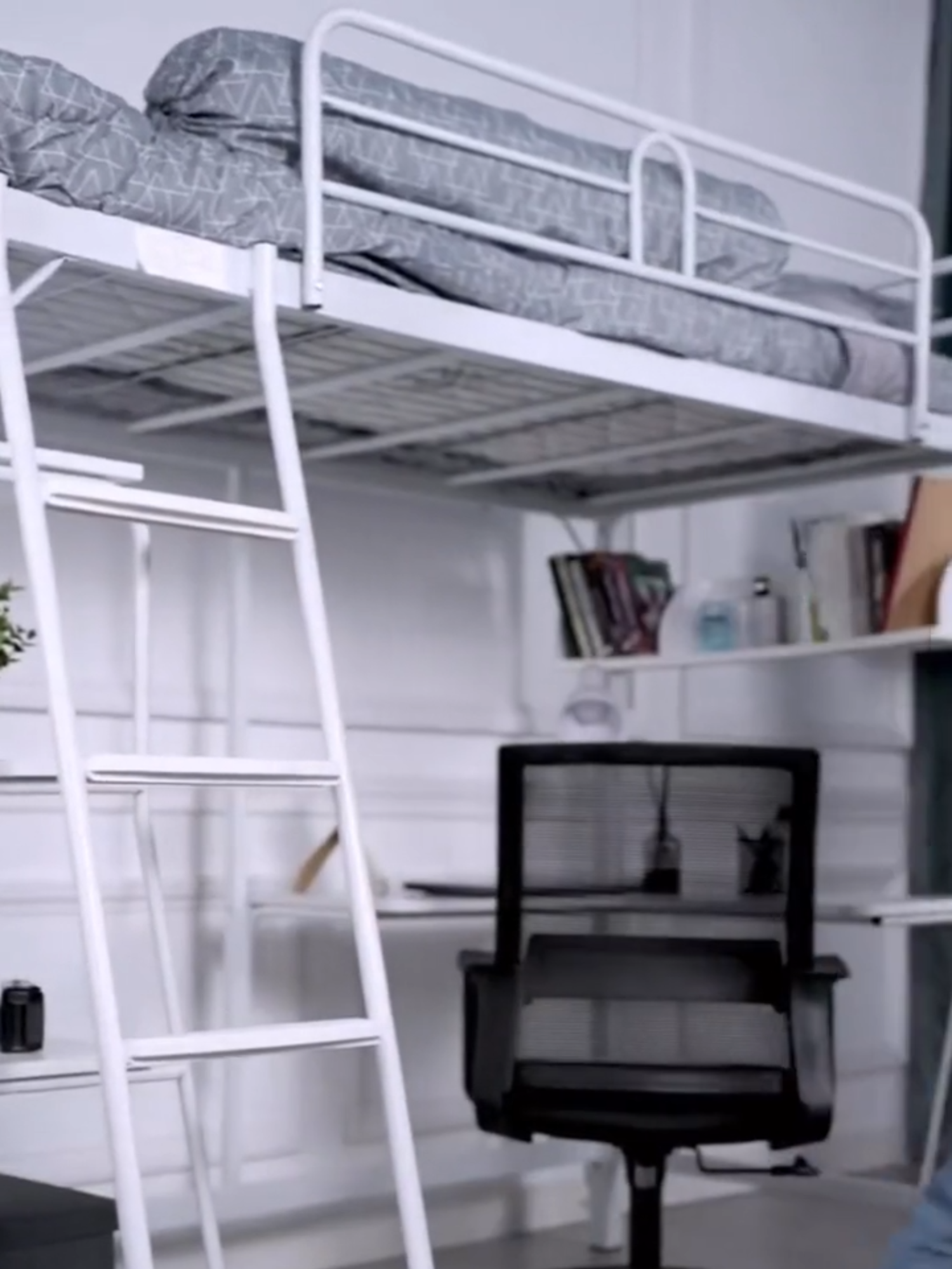 Dengar cerita tengah trending!?🤔🤔 #kitchenz #kitchenzmalaysia #loafbed #doublebed #loafbedroom #metalbed #bedframe #metalbedframes #fyp #fypシ #fypシ゚viral