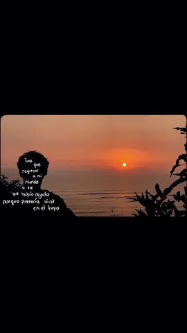 Mi mundo y el tuyo  . . . . . . . #poesia #poemas #poemasdeamor #poemasdedesamor #desamor #amor #poesias #poesiasprofundas #cinematic #cinematography #movie #cinema #cine 