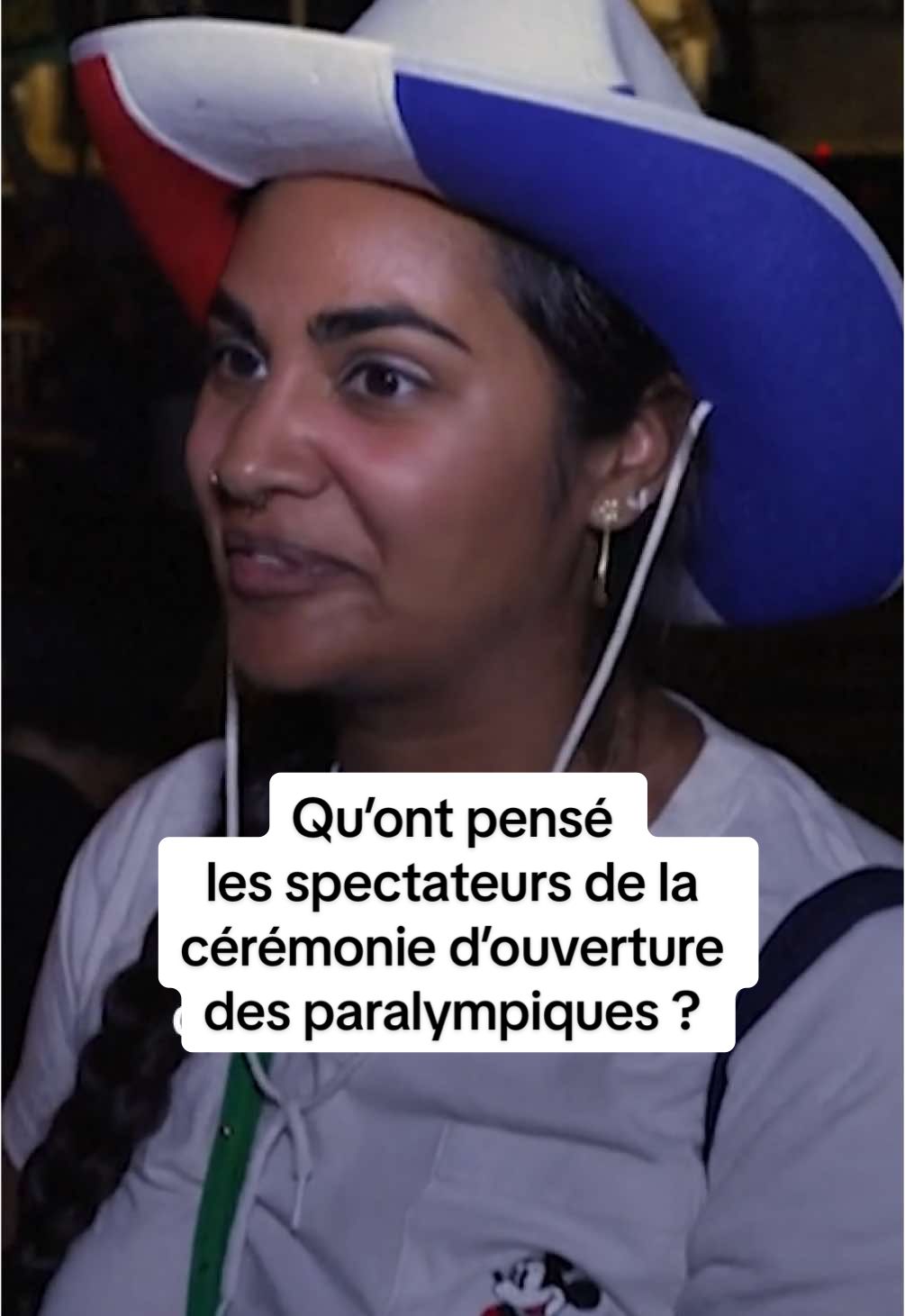 « Le moment le plus émouvant, c’est quand la délégation française est arrivée », se remémore David, un spectateur français venu assister à la cérémonie d’ouverture des Jeux paralympiques de Paris. Devant une foule de 15 000 personnes, les délégations ont défilé au bas des Champs-Elysées, avant d’assister au spectacle place de la Concorde. #paralympics #sport #handicap #handisport #jeuxparalympiques #paris #sinformersurtiktok