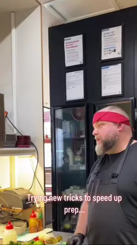 Tried a new trick i learnt from tiktok, should save me heaps of time! I’ll get it right next time 😅 • • • #funny #funnyvideo #chef #cheflife #chefsoftiktok #tiktokchef #samscalicantina #melbourne #australia #salsaverde #Foodie #FoodTok 
