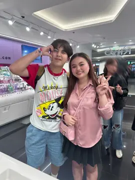 We saw Maki 💜 My friend was one of Maki's Fan and di siya naka secure ng ticket for Maki's upcoming concert and guesssss what? Maki gave him free ticket 💜 Grabe ang Fan Service 💜 Im so happy for my friend dasurvv nya naman nyan 💜💜💜 #Maki #makiconcert @Maki *ੈ✩‧₊˚ 