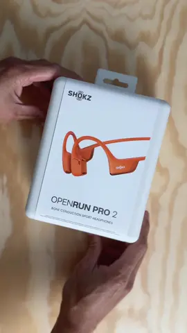 Shokz Openrun Pro 2 - unboxing 📦  • Known for its bone conduction headphones, which allows for an open ear listening experience: Shokz has now upgraded its headphones! Bone Conduction + DirectPitch The addition of DirectPitch uses directed sound waves that channel audio directly to the ear canal.  IP55 Water-Reaistance 12 hour Battery Life AI Noise-Cancelling & Wind-Resistant Mics • @Shokz  $179.95 USD Out August 28th • • • #shokz #shokzusa #headphones #technology #runninggear #unboxing #unboxingreels #unboxingasmr #shokzopenrunpro2  #shokzopenrunpro #runners #cchungy