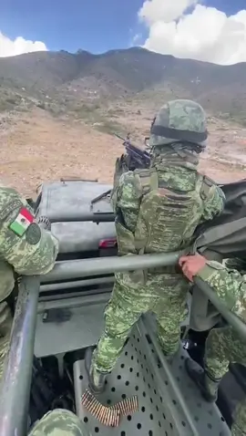 practkcas de tiro #ejercitomexicano #fyp  #fakegun #airsoft 