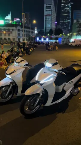 Xe Nhật nhưng view Thượng Hải 🥴 #viral #sh350i #sh300i #southscootervietnam 