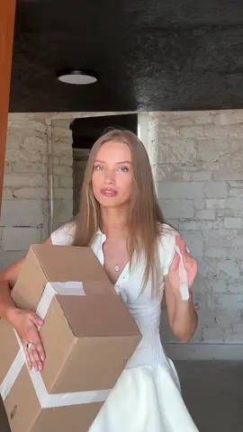 Maciek mowi że mam klawe życie, ale co ja się na vinted nasprzedawałam żeby ja kupić to jeden Pan Bog wie 😅😃