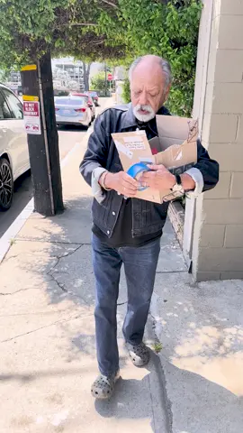Psst! Hey, man... Check your mailbox! ✌️🍃
