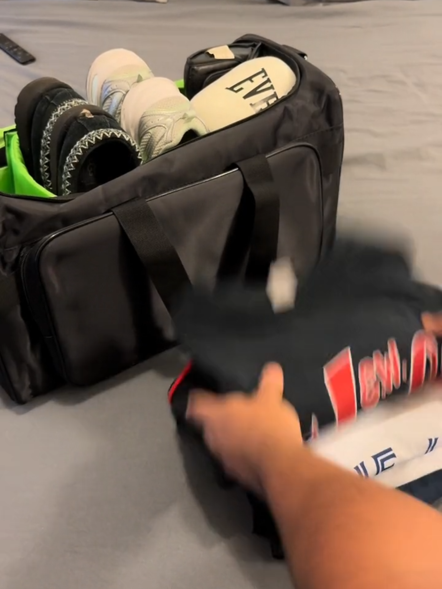 Tag your boxer homie who packs like this for training then gets whooped during sparring XD #gym #sneakerhead #packing #fyp #viral #organize #duffel #bag #boxing #sparring#tiktokmademebuyit