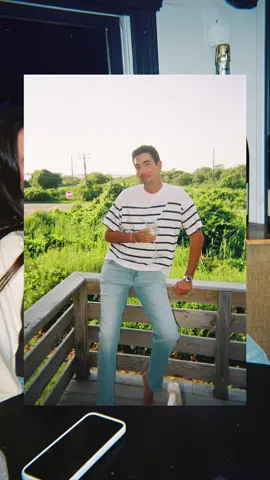 Take this as a sign to  𝐥𝐢𝐯𝐞 𝒚𝒐𝒖𝒓 𝐥𝐢𝐟𝐞 ® 🗣️📣 @American Eagle #aepartner @Life on Film 