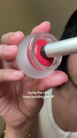 love the @fwee blurry pudding pot!! i got it in the shade seventeen 😋 #fwee #puddingpot #blurrypuddingpot #koreanmakeup 