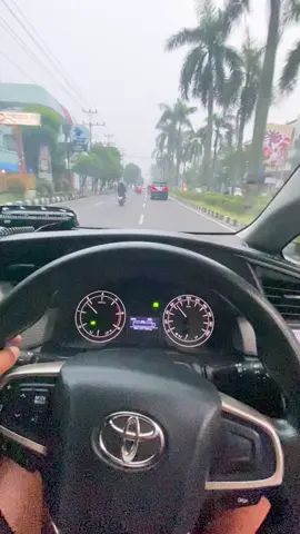 Jam mepet🤳🏻#capcut #drivermuda #inovareborn #toyotainnova #solo24jam 