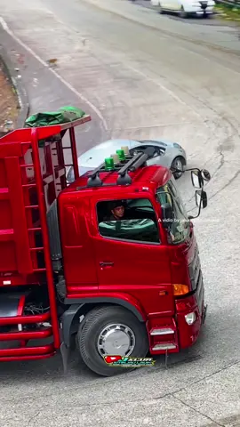 Pesona 1,5M berjalan🥵😱‼️🔥#jalursitinjaulauikid #trucksumbar #fyppppppppppppppppppppppp #fypシ゚viral #lewatberandafyp 