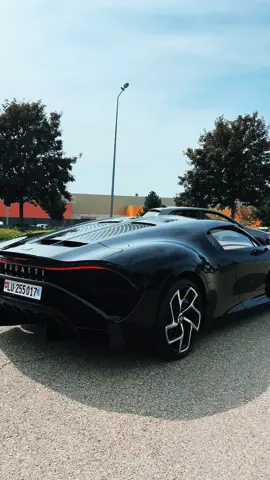 La voiture noire on the road today😲🍀 #reals#reels#dreamcar#masterpiece #bugatti #bugattilavoiturenoire #lavoiturenoire #amazingcar#unicorn #carscene #alsace#france#whatacar#1of1 