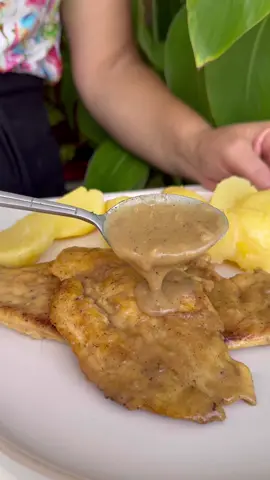 Bitki z kurczaka w sosie cytrynowym ( scaloppine di pollo al limone ) #kurczak #bitki #scaloppine #cytryna #masło #obiad #obiadydomowe #przepis #przepisy #jedzenie #gotowanie 